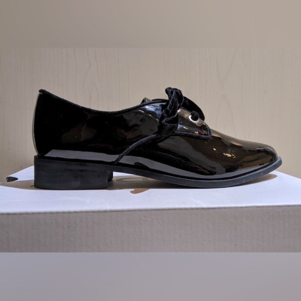 Elegant Dress Aldo Walking Shoes with Velvet Laces